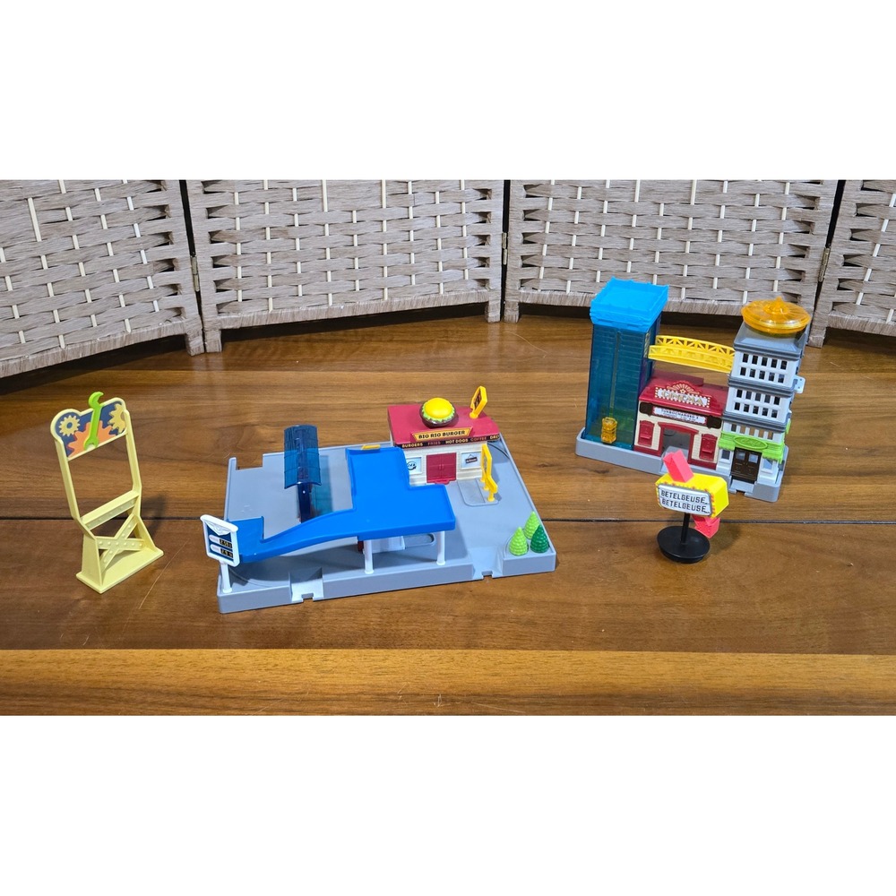 Driven by‎ Battat Micro City Playset Lot